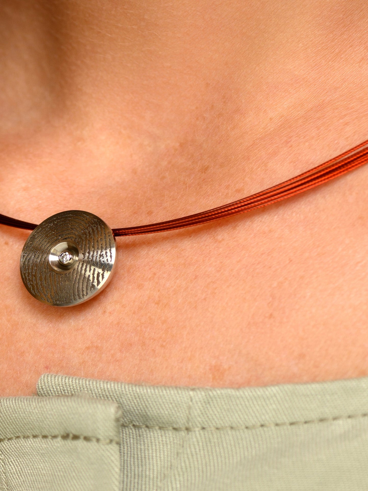Edelstahlcollier 7-rangig - mit Farbe
